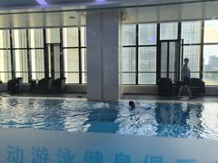 -跃动游泳健身俱乐部(新华传媒店)