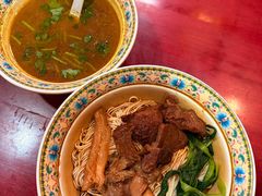 -金杨拉面王小吃面馆·牛三宝面·红烧牛肉粉