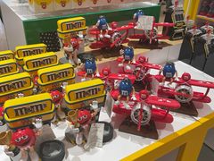 -m豆巧克力世界(上海世茂广场店)