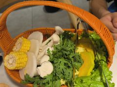 -椰子湾·海南火锅·糟粕醋·椰子鸡(正大广场店)