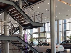 -天津波士信达奔驰4S店(卫津南路店)