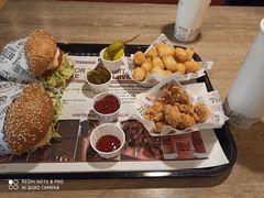 -The Habit Burger Grill 哈比特汉堡(复兴soho店)