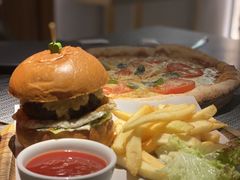 -卡普里披萨·牛扒·下午茶