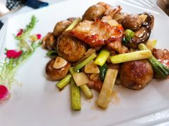 香煎口蘑脆爽肉-周三的情书花园餐厅(江北店)