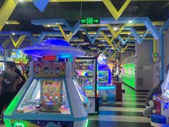 -反斗乐园π·电玩·高空拓展·蹦床(龙华天虹店)