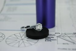 -威德钻石-克拉钻大本营(南京东路店)