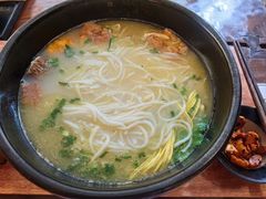 -银米·云南传统过桥米线(双廊黑金冠店)