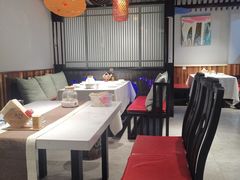 -巷子里小酒馆(繁荣路店)