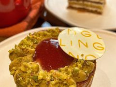 开心果草莓拿破仑-LING 法式甜品(茂名北路店)
