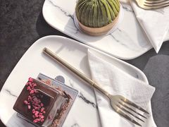 -UNI UNI(环亚凯瑟琳店)