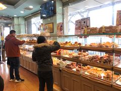面包甜点陈列柜-新侨三宝乐面包店(崇文门店)
