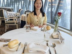 -广州塔卢特斯法国旋转餐厅