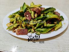 猪头肉拍黄瓜-老万饭馆