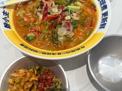 -粉小主·贵州酸汤牛肉粉(南京仙林金鹰店)