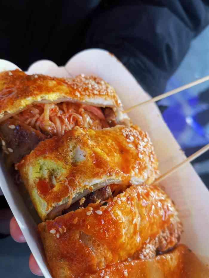 东北旺仔烤冷面(彩衣街店)-"真的太实在了!强推!点了泡菜口味,真的满.