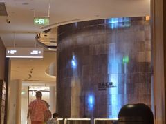 -涨巢·潮玩水疗局