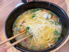 特色传统过桥米线-翠云楼·汽锅鸡·云南特色菜(翠湖公园店)