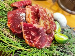 -草家酱蟹炭火烤肉店(珲春南路一店)