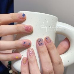 -花岐款式专研健康美甲沙龙