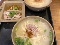 -亮亮面馆(经六路店)