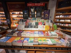 -LuOne凯德晶萃广场(徐家汇路店)