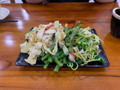 -正宗开封黄家灌汤小笼包子