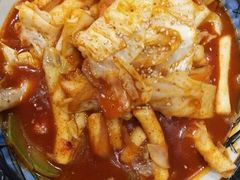 鱼饼辣白菜炒年糕-芝士牛炭火烤肉