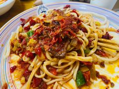 -歹歹的加个面过油肉拌面