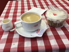 -红宝石·鲜奶小方·海派西点房(万航店)