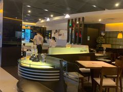 -必胜客(机场路店)