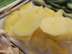 -哈尔滨烧烤·山河村铁锅炖(交大店)