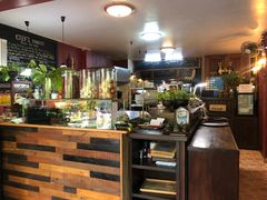 -Phensiri Thai Restaurant