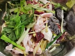 -周良天山牛杂城(天山路总店)