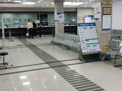 -上海大学附属上海和平眼科医院