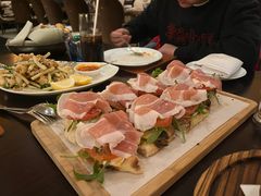 -卡佩罗意大利餐厅及酒吧Al Cappello Trattoria