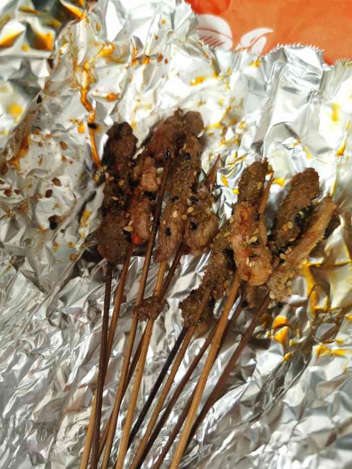 朱箩季·牛肉小串-"99位置,位于西客站食宝街1层中间的位.