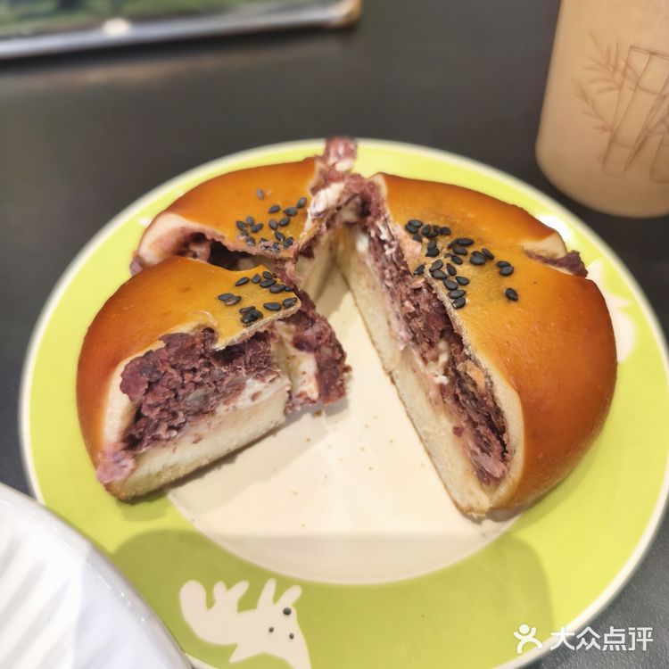 很复合的小众面包店~