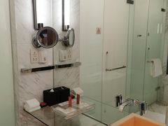 -上海滴水湖皇冠假日酒店