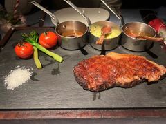 -弦月窗LUNETTE BY AMANDA(复兴路店)