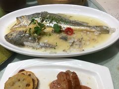 -侬佳蒸菜馆(听潮店)