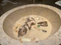 鮰鱼-云海肴云南菜·蒸汽石锅鱼(青岛万象城店)