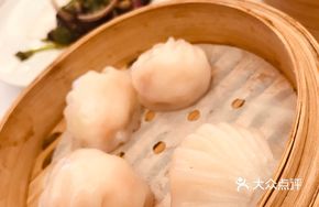 Spinach Juice Shrimp Dumplings