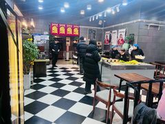 -愉肴麻辣香锅(中山路店)