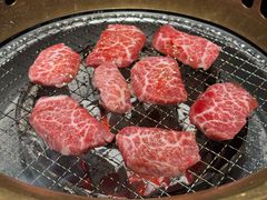 -山川小町·极番烧肉(新地假日广场店)