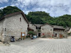 -高荡千年布依古寨旅游景区