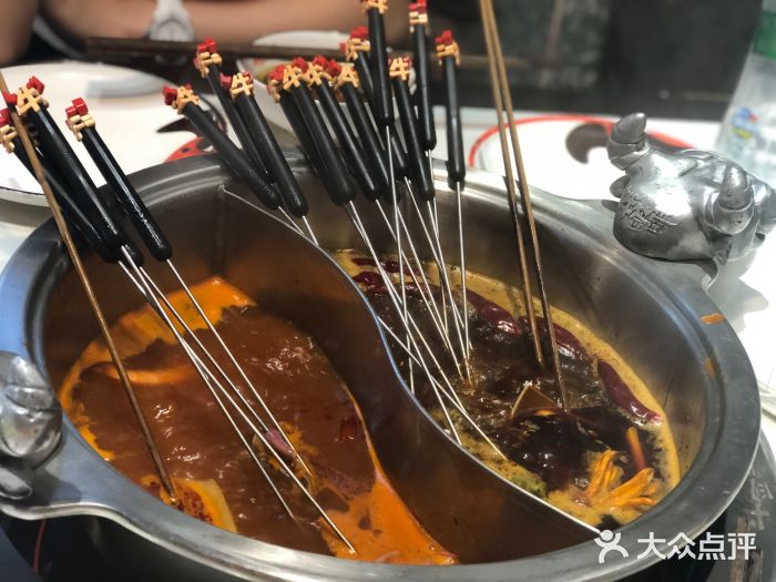 牛签签串串香(春熙路旗舰店)鸳鸯锅图片