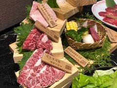 -山川小町·极番烧肉(新地假日广场店)