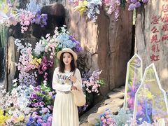-雪山彩虹谷景区