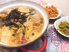 -丽丽三鲜螺蛳粉(田林路店)