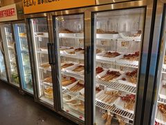 面包甜点陈列柜-川成串·自助串串香火锅(朝阳店)